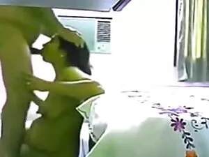 Pirang dengan pantat ...