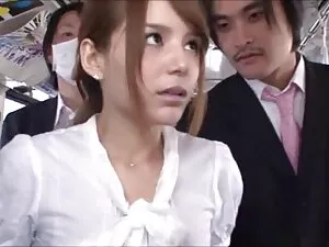 Anna menaruh helikop ...