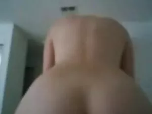 Remaja berambut cokl ...